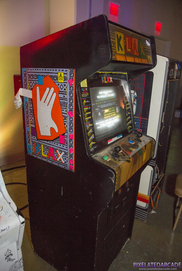 Klax Photo: Klax in Williams Electronics cabinet - Side
