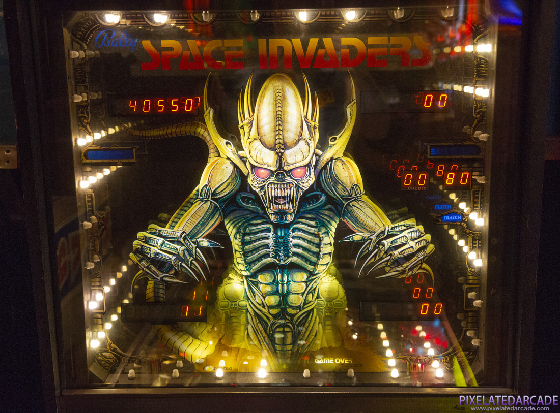 Space Invaders Photo: Backglass