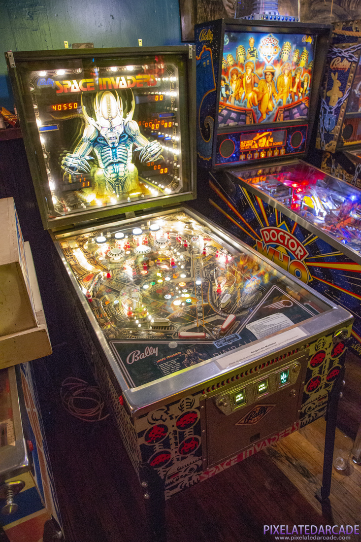Space Invaders Photo: Space Invaders cabinet
