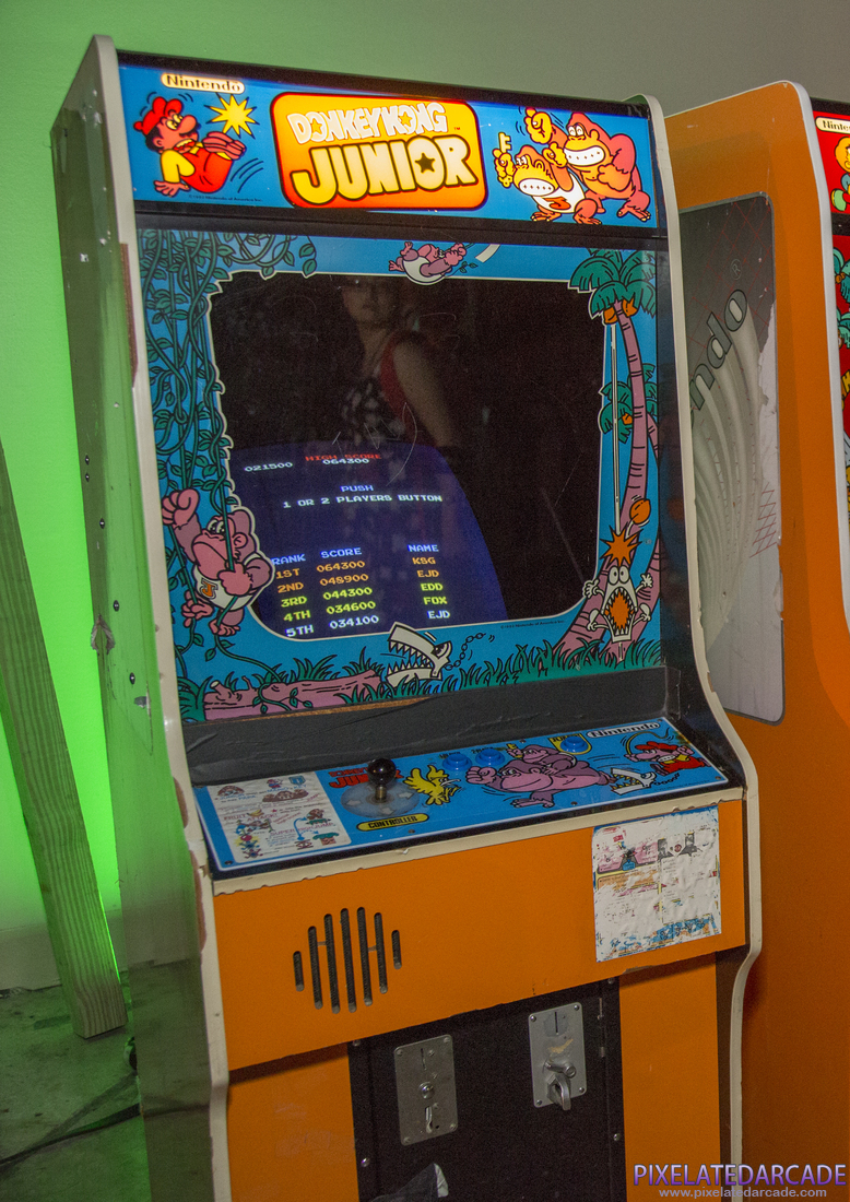 Donkey Kong Junior Photo: Donkey Kong Junior arcade cabinet