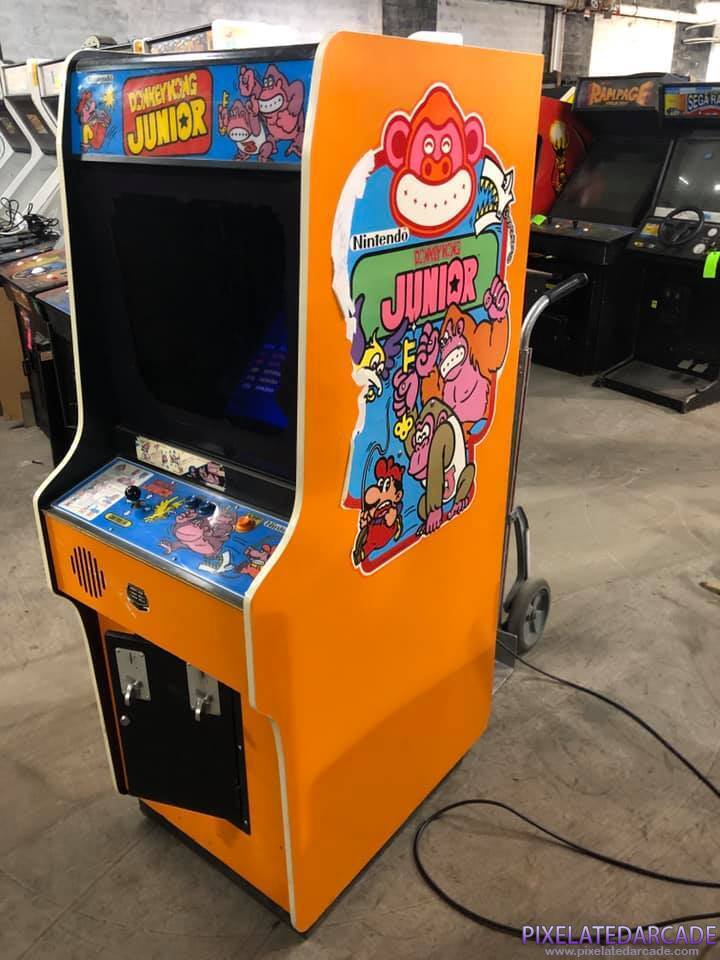 Donkey Kong Junior Photo: Donkey Kong Junior arcade cabinet - Side