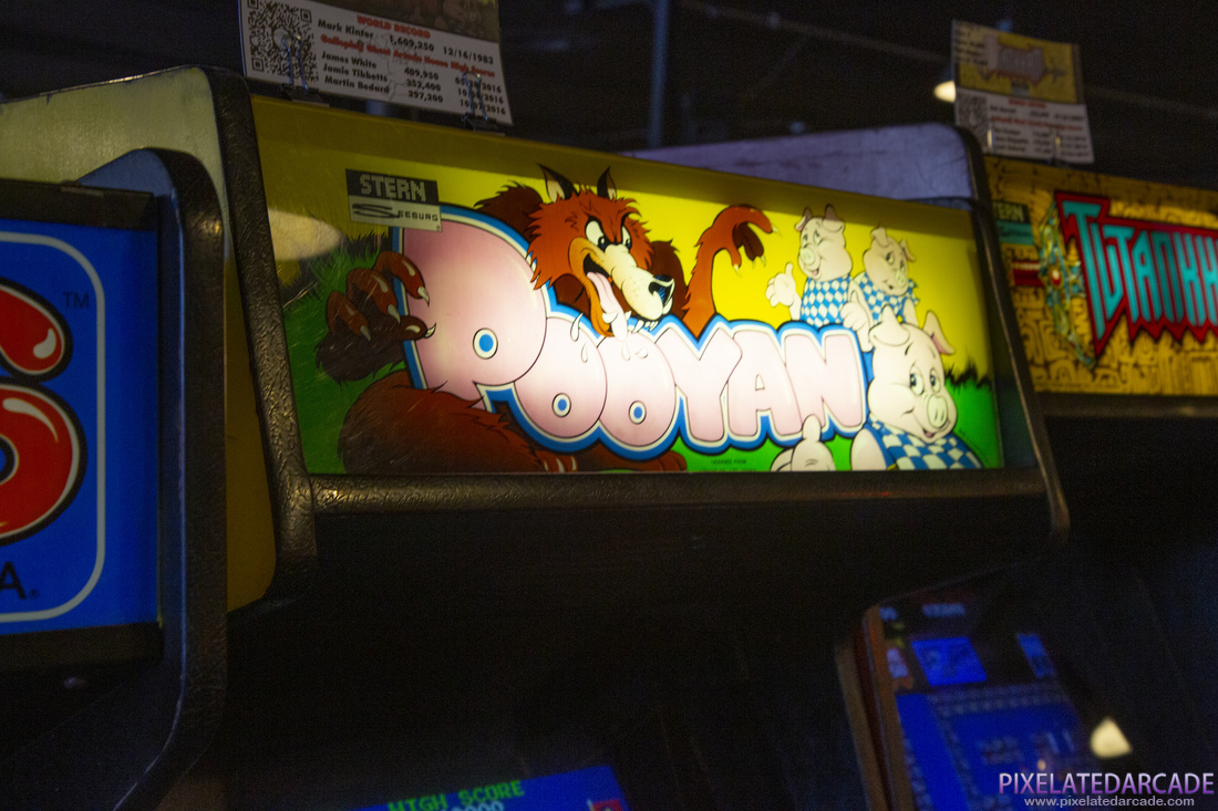 Pooyan Photo: Pooyan arcade cabinet - Marquee