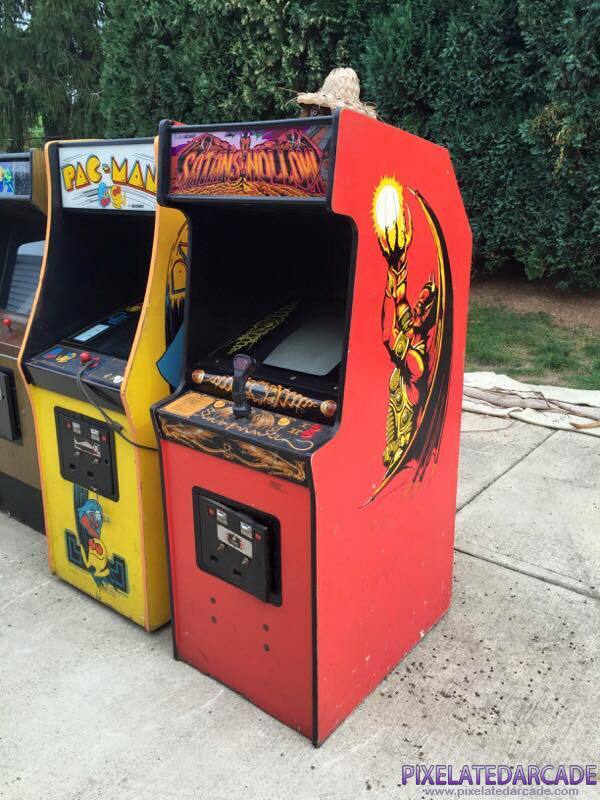 Satan's Hollow Photo: Satan's Hollow upright arcade cabinet