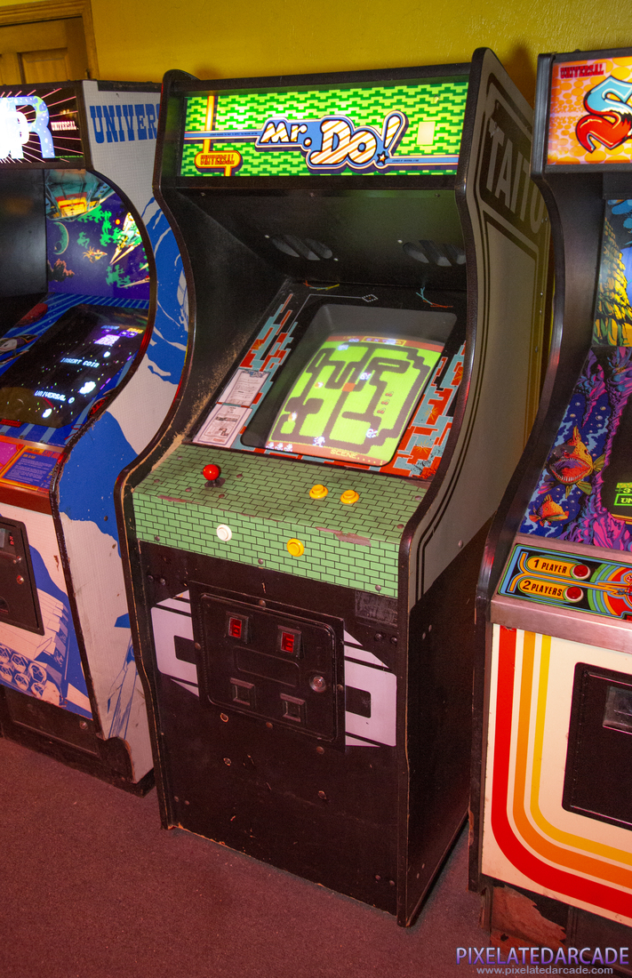 Mr. Do! Photo: Mr. Do! in QIX cabinet