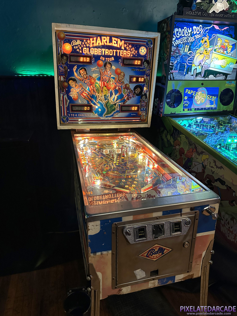 Harlem Globetrotters On Tour Photo: Harlem Globetrotters On Tour pinball cabinet