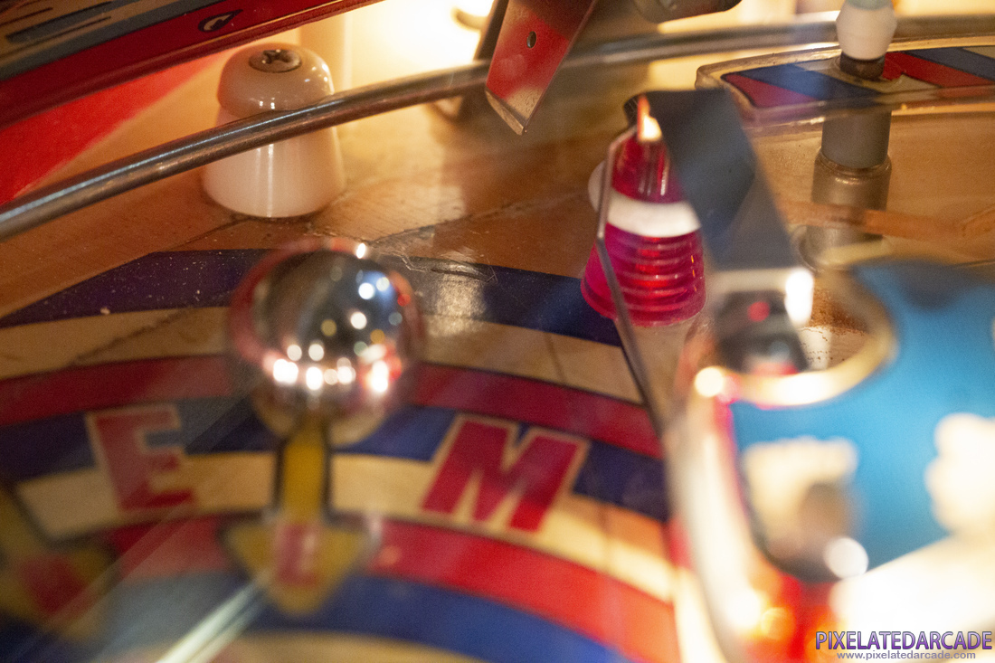 Harlem Globetrotters On Tour Photo: Pinball and playfield detail
