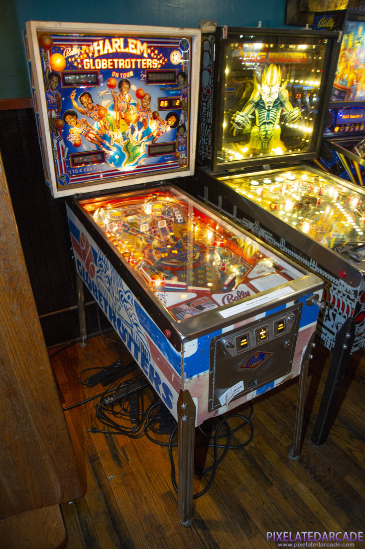 Harlem Globetrotters On Tour Photo: Harlem Globetrotters On Tour pinball cabinet