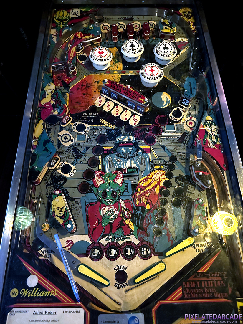 Alien Poker Photo: Alien Poker pinball cabinet - Playfield