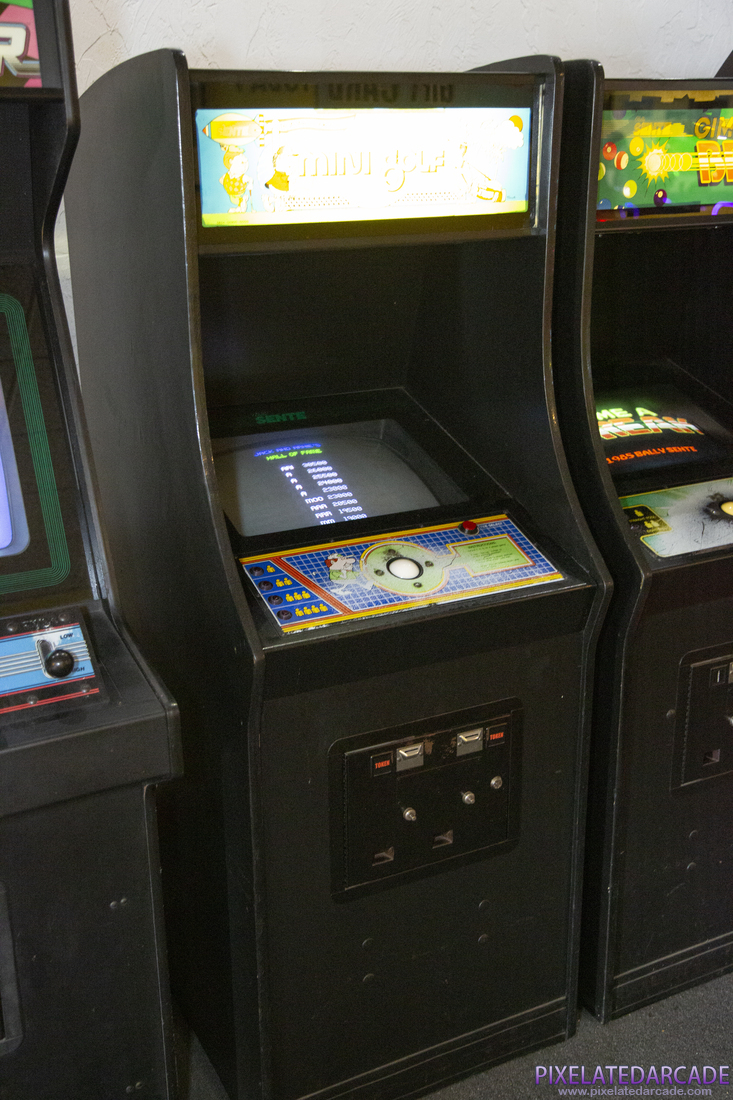 Mini Golf Photo: Mini Golf in Midway cabinet