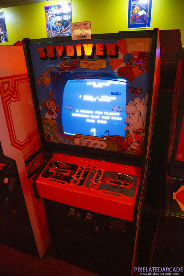 Skydiver Photo: Skydiver arcade cabinet