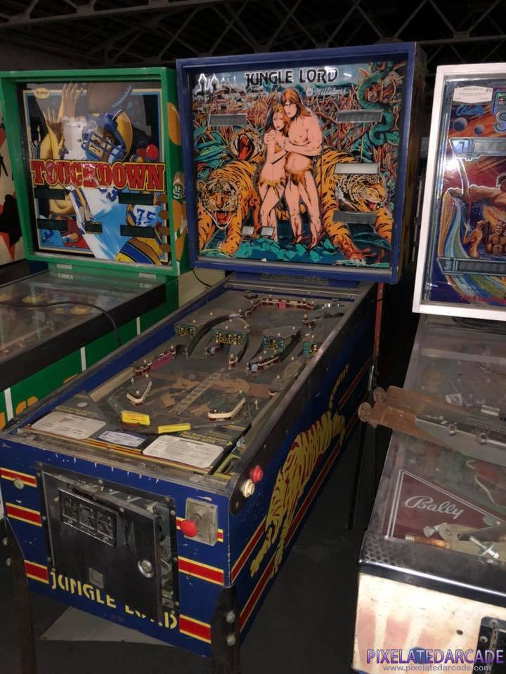 Jungle Lord Photo: Jungle Lord pinball cabinet