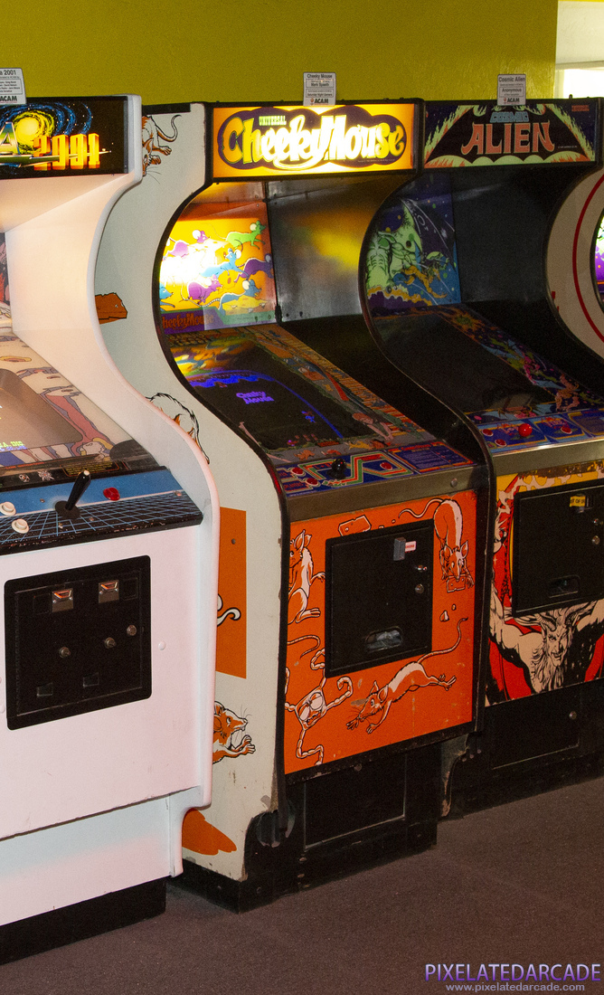 Cheeky Mouse Photo: Cheeky Mouse arcade cabinet
