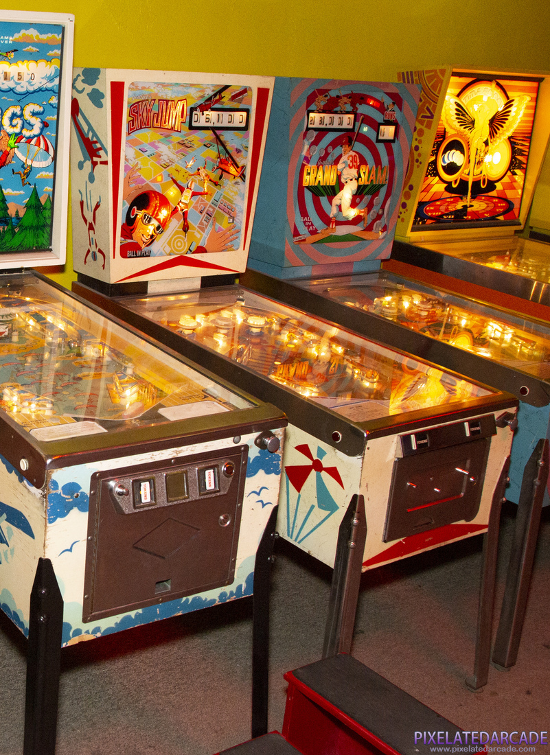 Sky Jump Photo: Sky Jump pinball cabinet