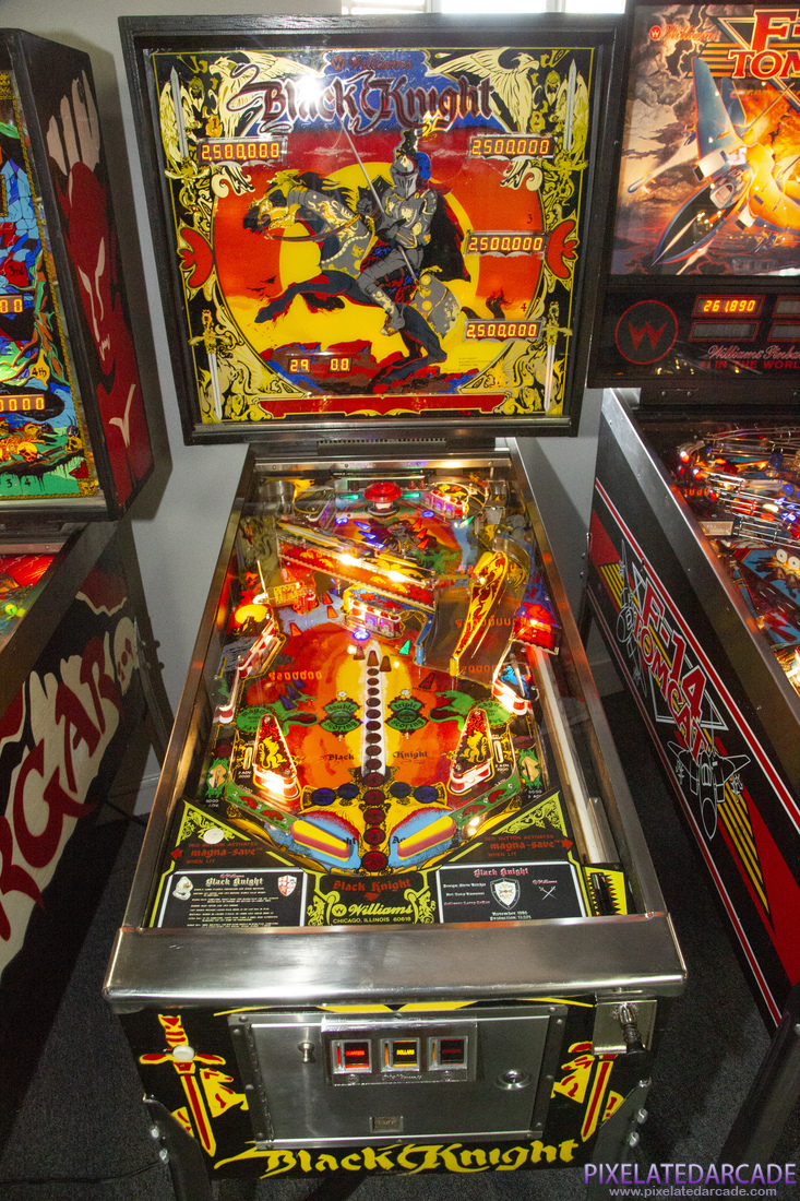 Black Knight Photo: Black Knight pinball cabinet - Front