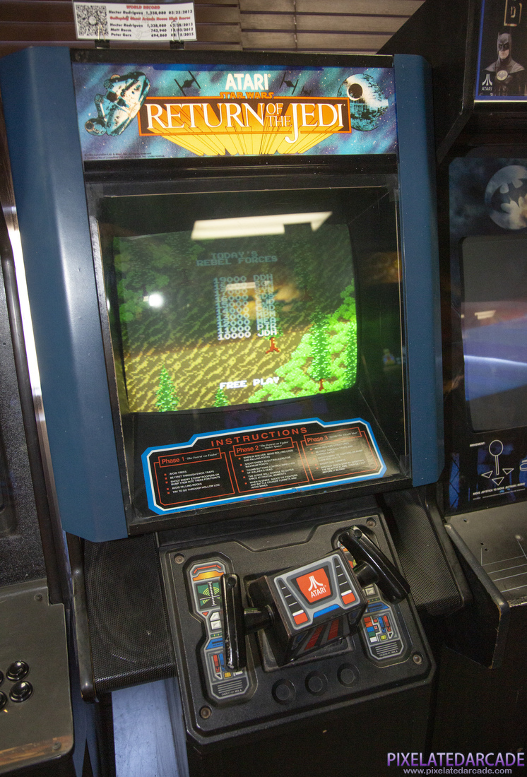 Star Wars: Return of the Jedi Photo: Return of the Jedi arcade cabinet - Closeup