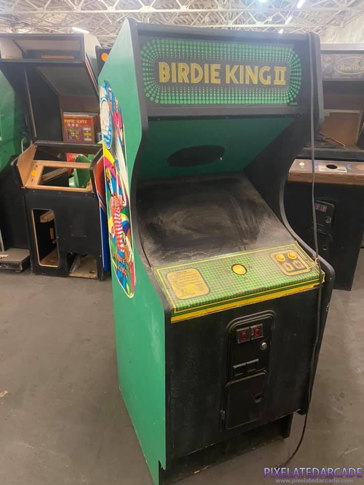 Birdie King II Photo: Birdie King II arcade cabinet