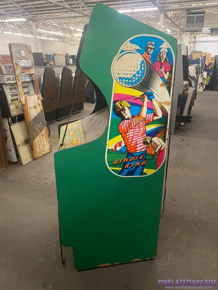 Birdie King II Photo: Birdie King II arcade cabinet - Right Side