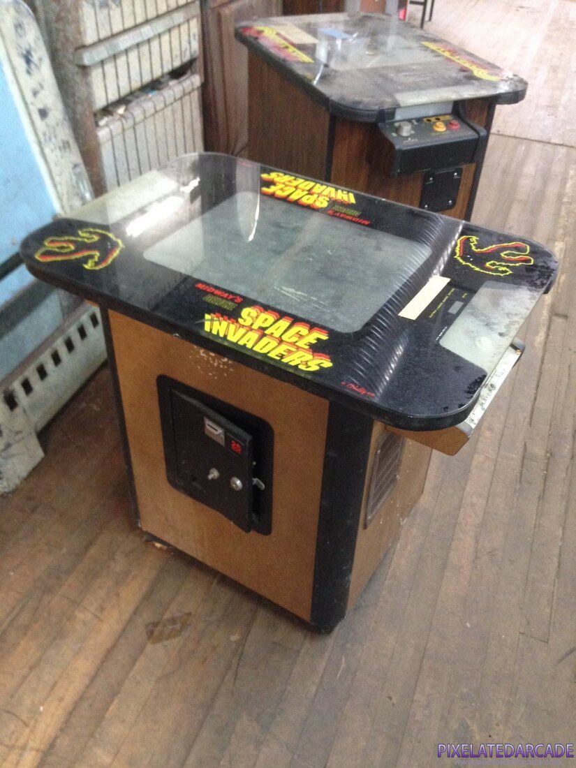 Space Invaders Photo: Space Invaders cocktail arcade cabinet