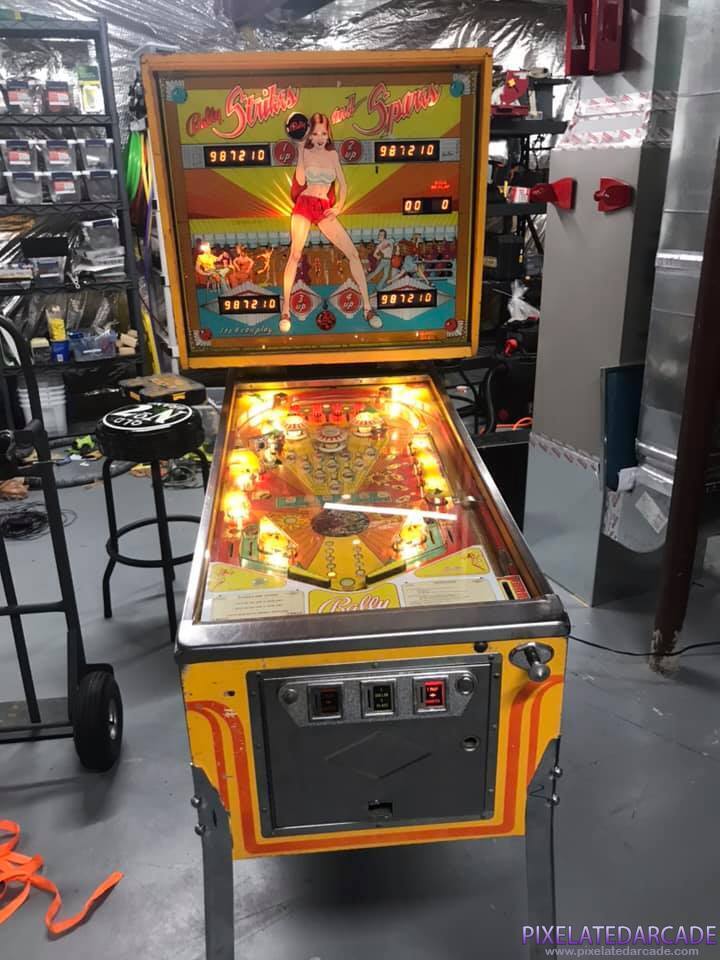 Strikes and Spares Photo: Strikes and Spares pinball cabinet