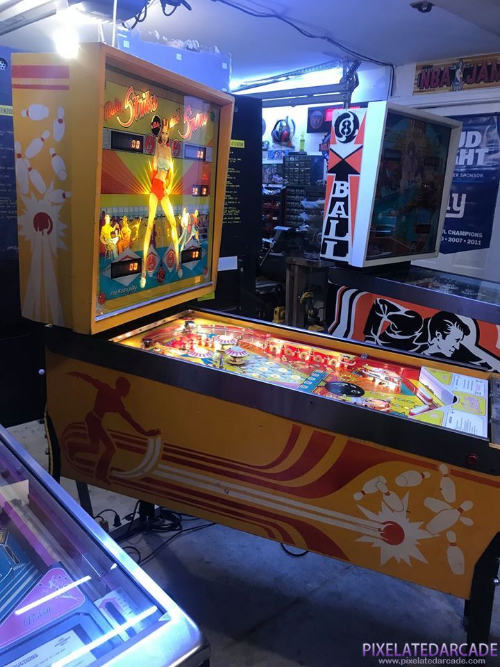 Strikes and Spares Photo: Strikes and Spares pinball cabinet - Left side