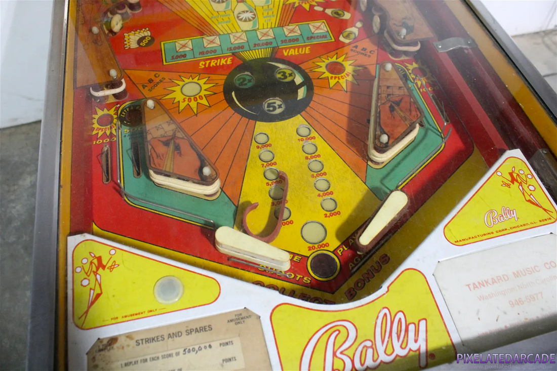 Strikes and Spares Photo: Strikes and Spares pinball cabinet - Lower playfield