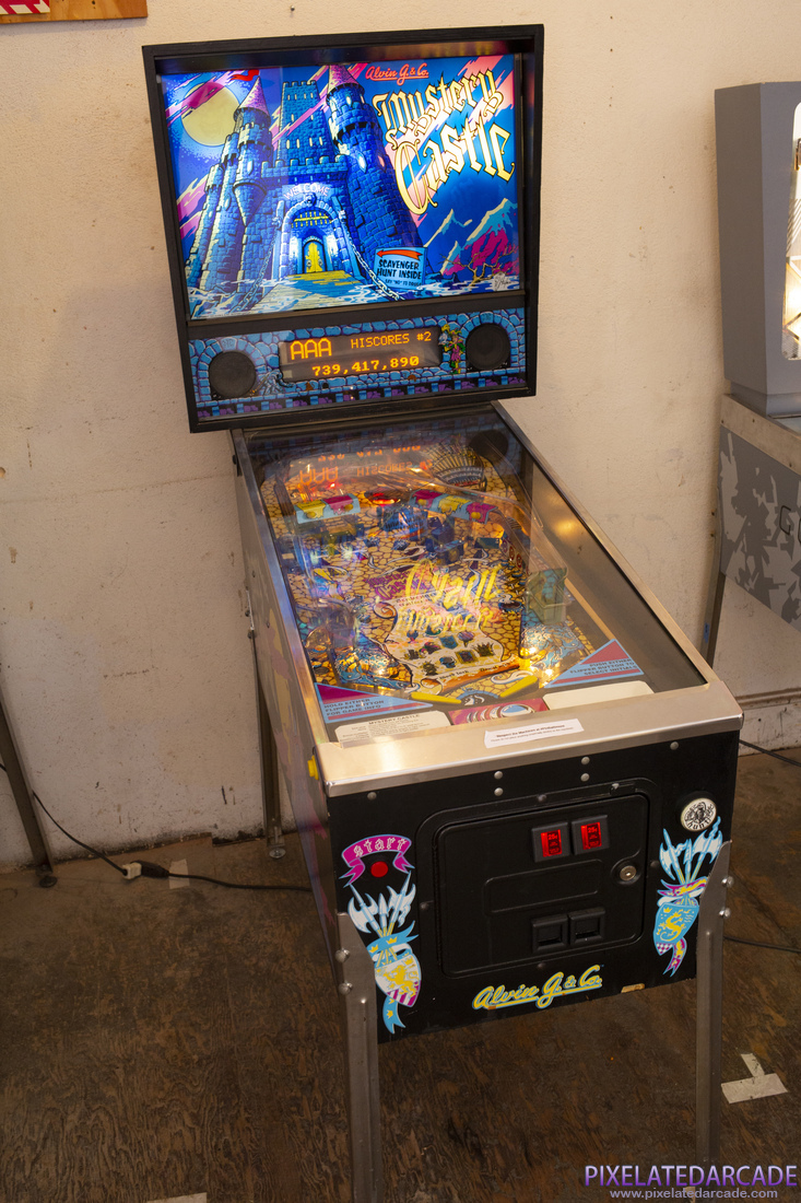 Mystery Castle Photo: Mystery Castle pinball cabinet