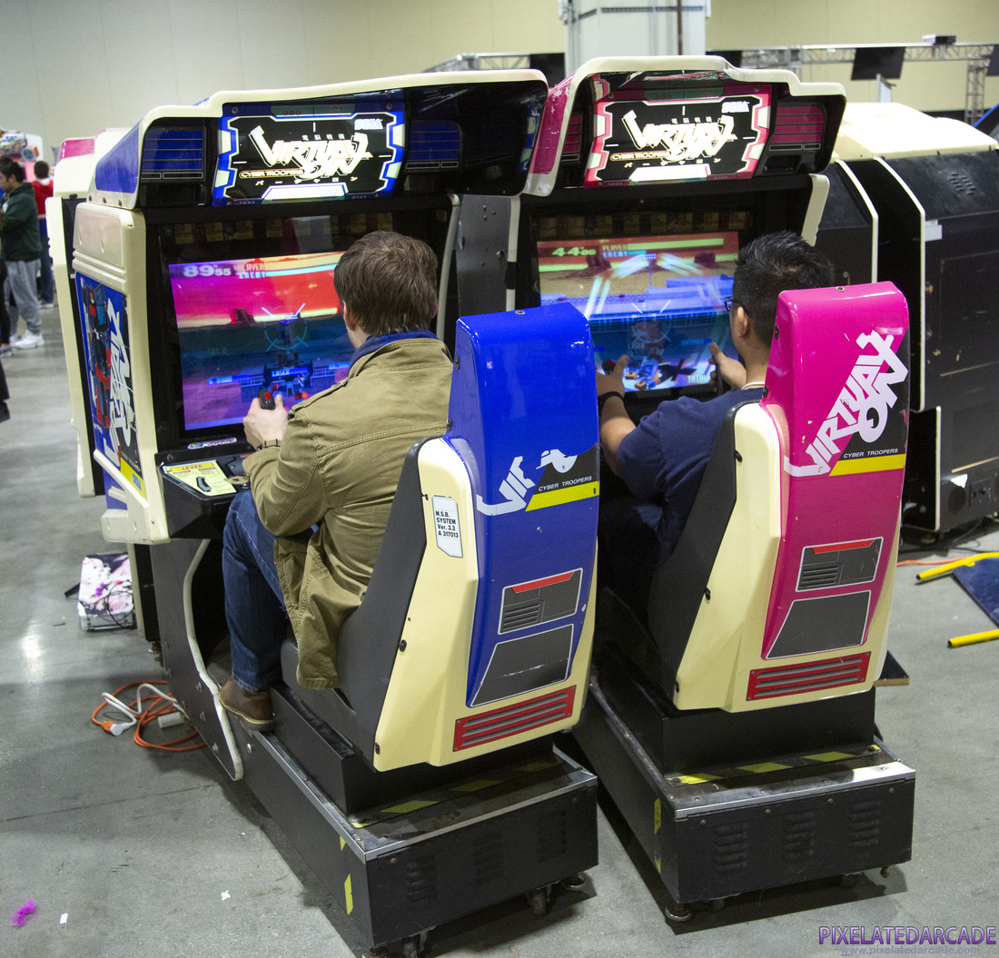 Virtual On: Cyber Troopers Photo: Virtual On arcade cabinets