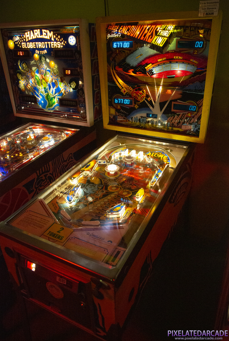 Close Encounters of the Third Kind Photo: Close Encounters of the Third Kind pinball cabinet