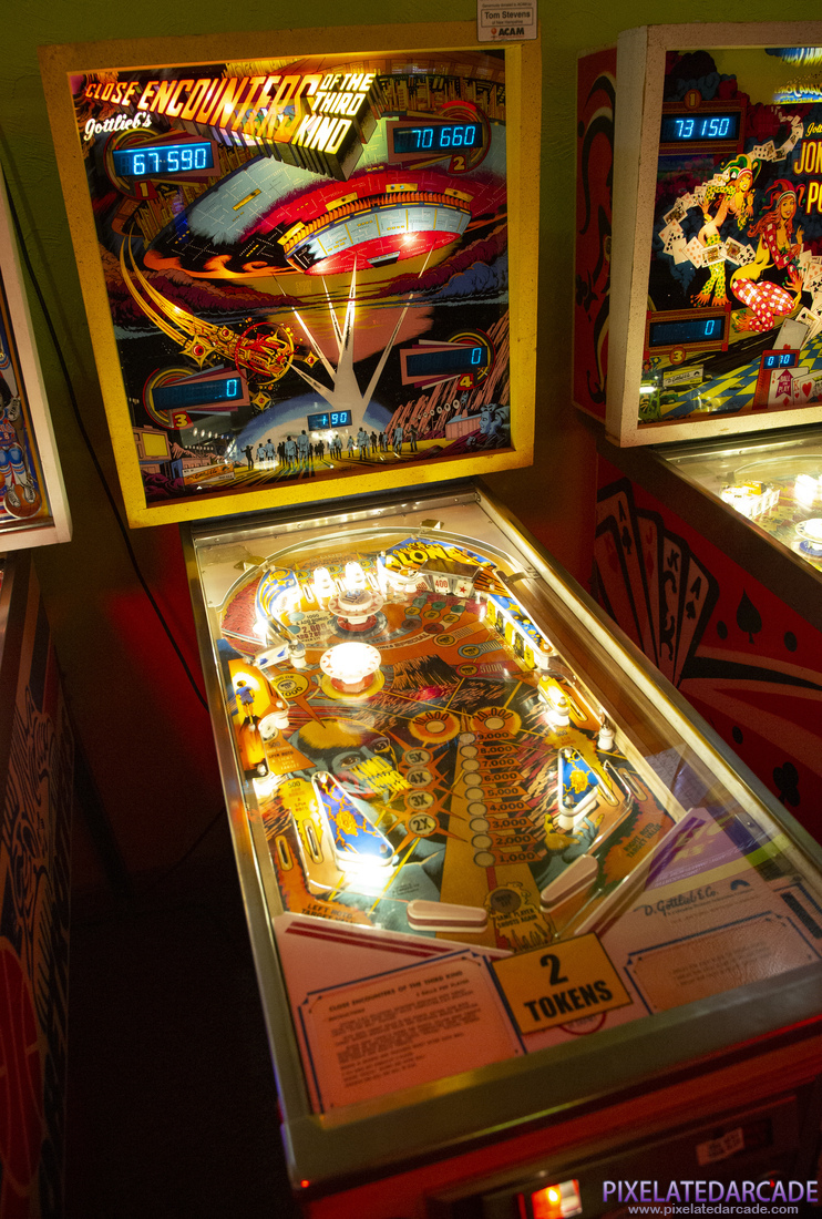 Close Encounters of the Third Kind Photo: Close Encounters of the Third Kind - Backbox and playfield