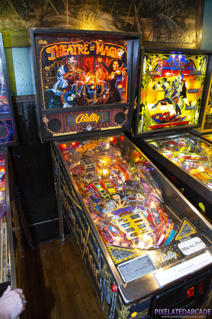 Theatre of Magic Photo: Theatre of Magic pinball cabinet