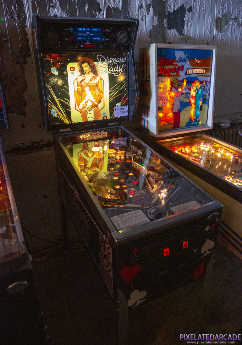 Diamond Lady Photo: Diamond Lady pinball cabinet
