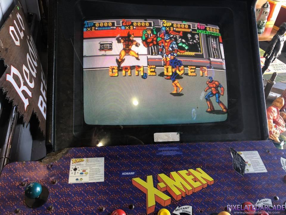 X-Men Photo: X-Men 4 player arcade cabinet - Controls and monitor