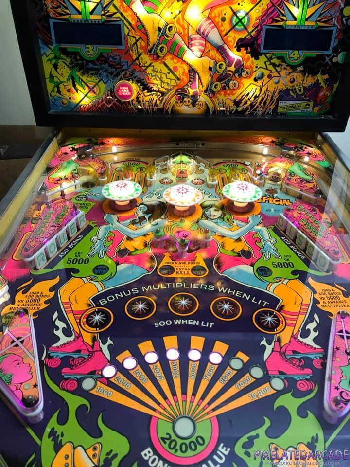 Roller Disco Photo: Roller Disco pinball cabinet - Upper playfield