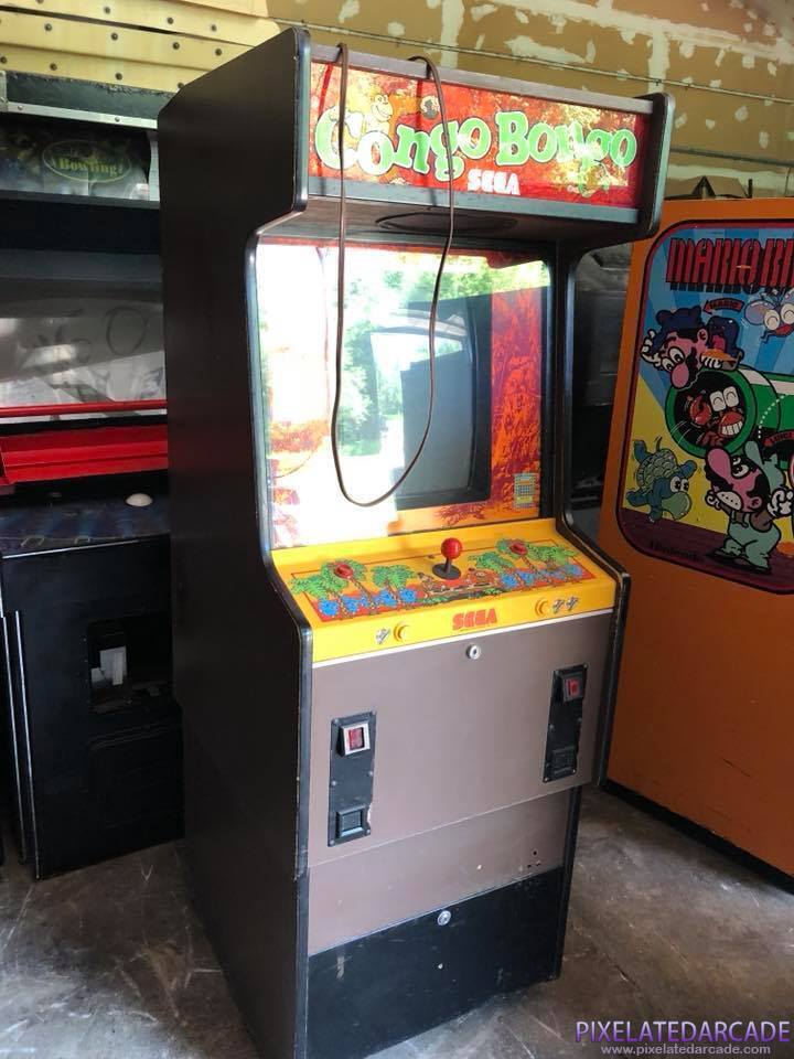 Congo Bongo Photo: Congo Bongo arcade cabinet