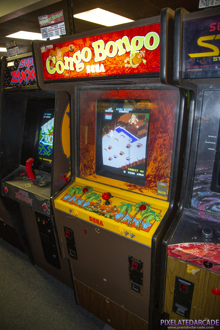 Congo Bongo Photo: Congo Bongo arcade cabinet