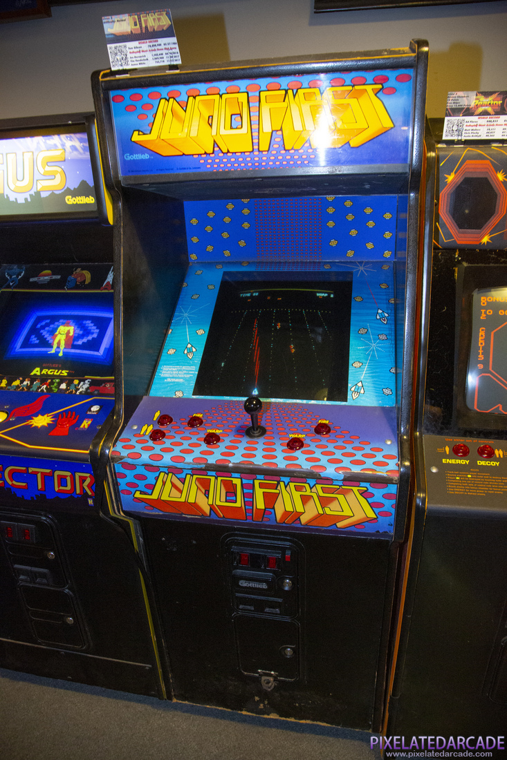 Juno First Photo: Juno First arcade cabinet - Front