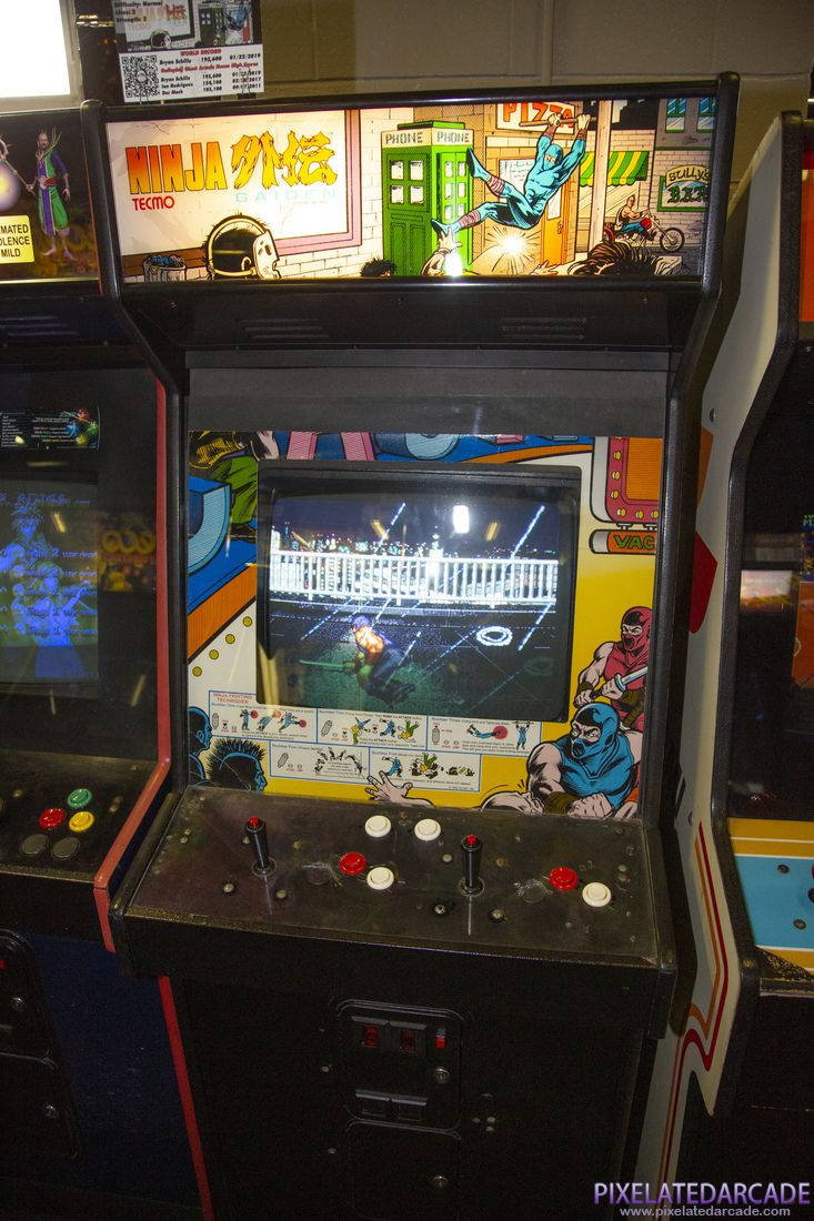 Ninja Gaiden Photo: Ninja Gaiden arcade cabinet - Front