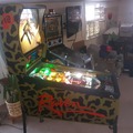 Raven pinball cabinet with alternate backglass - Left side