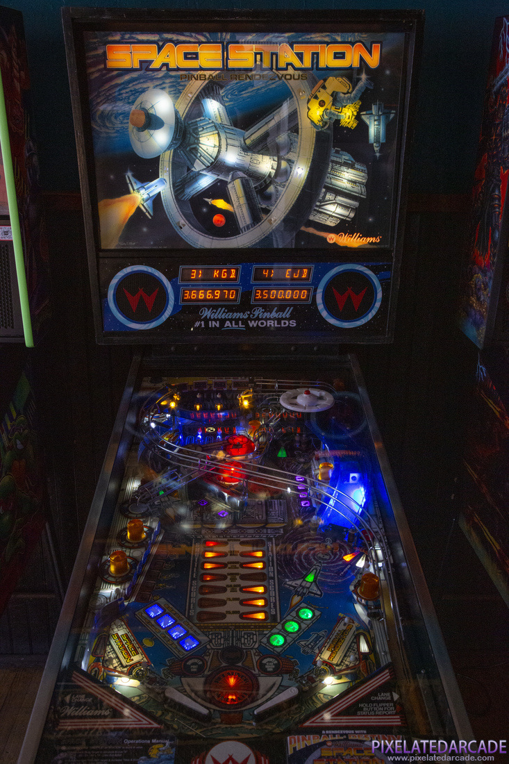 Space Station Photo: Space Station pinball cabinet - Playfield and backbox