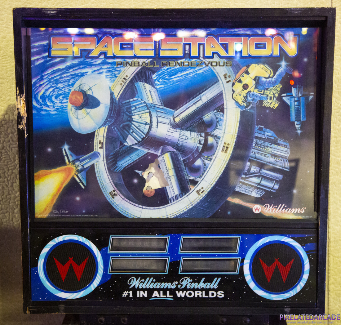 Space Station Photo: Space Station pinball cabinet - Backglass