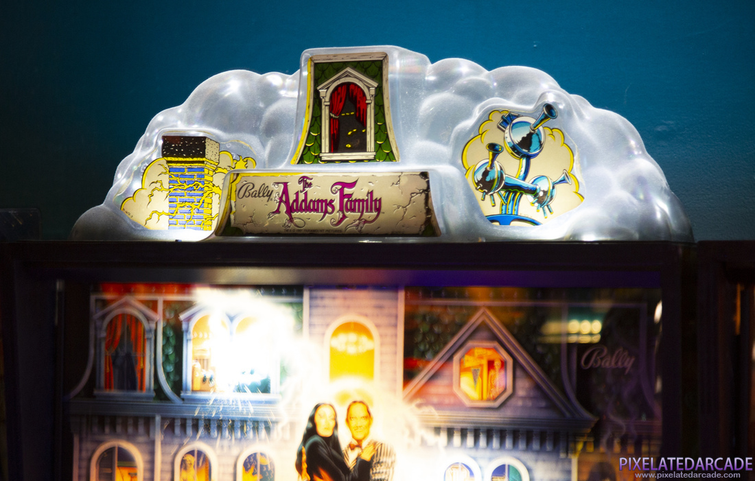 Addams Family, The Photo: The Addams Family pinball cabinet - Backbox topper