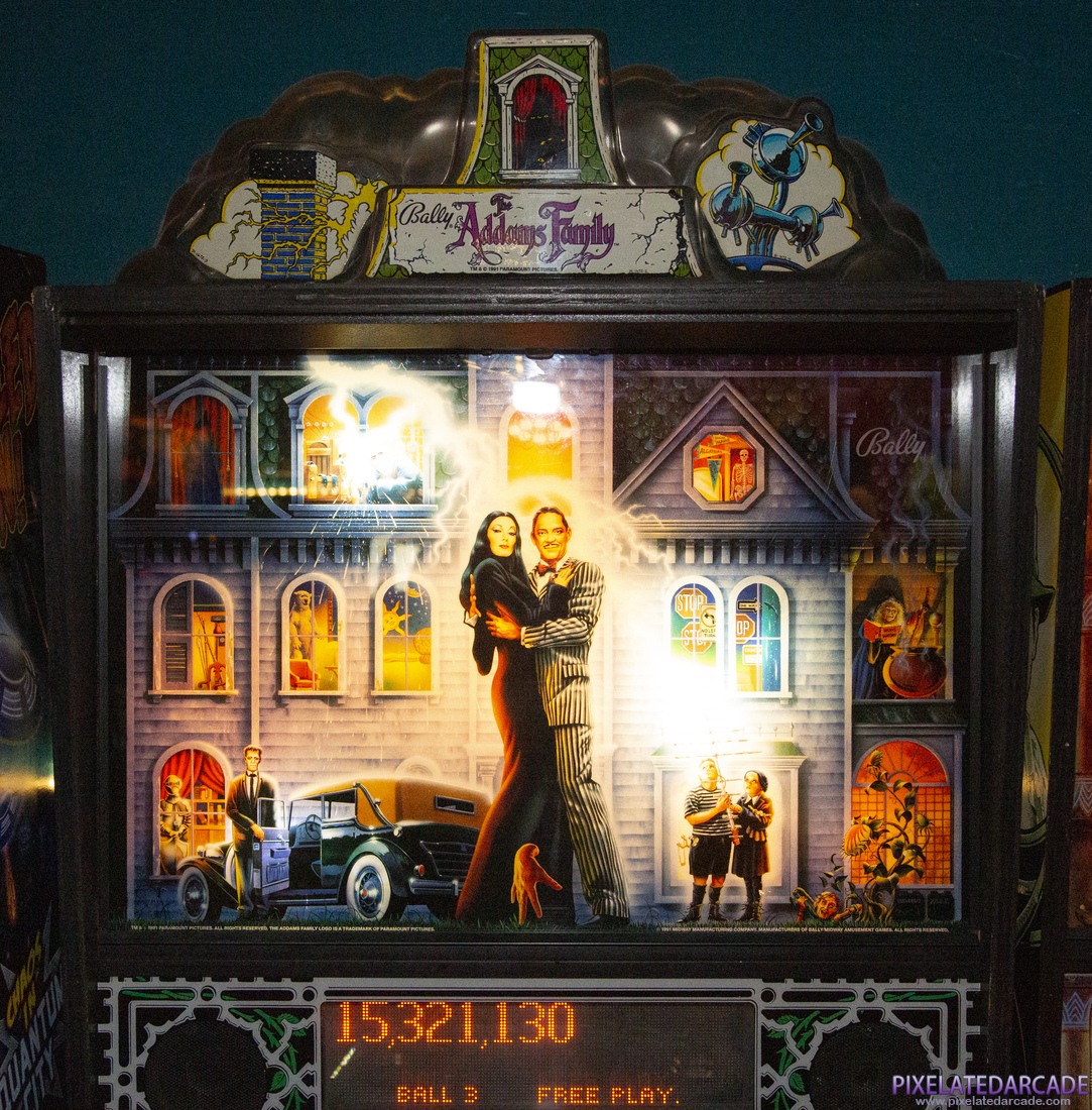 Addams Family, The Photo: The Addams Family pinball cabinet - Backglass