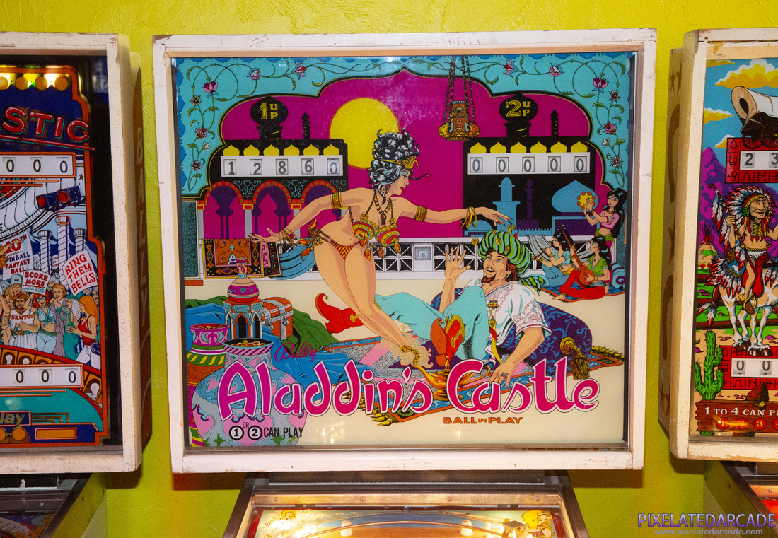 Aladdin's Castle Photo: Aladdin's Castle pinball - Backbox