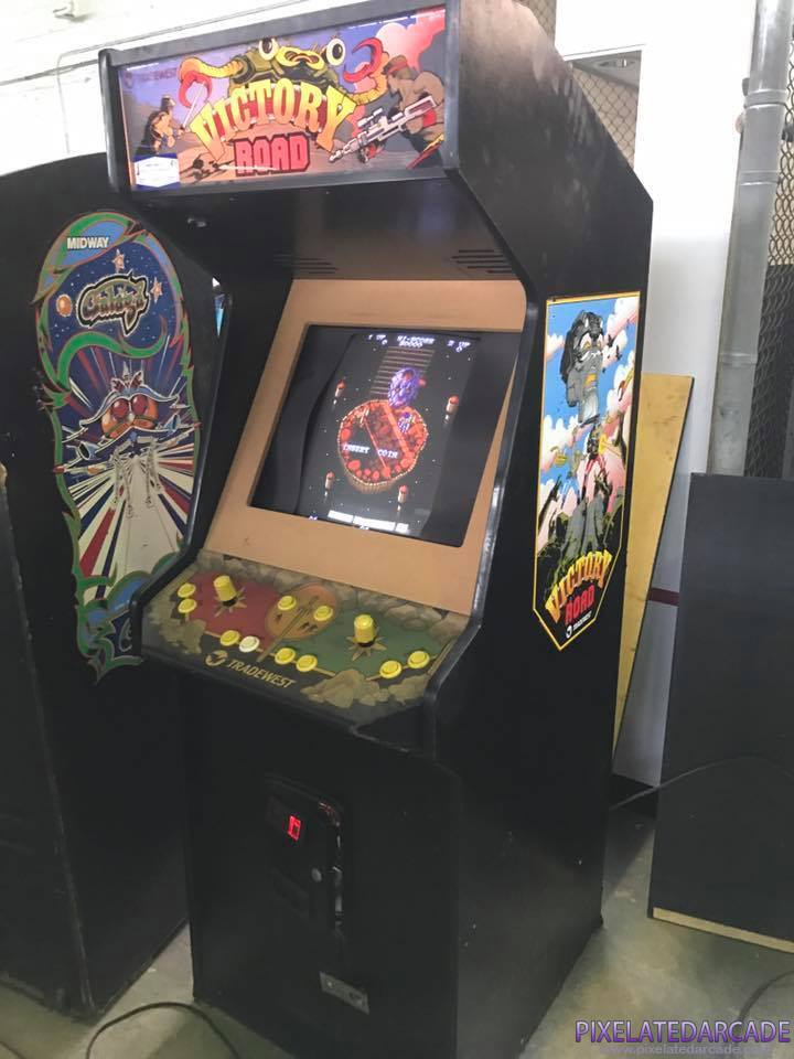 Ikari Warriors II: Victory Road Photo: Victory Road arcade cabinet