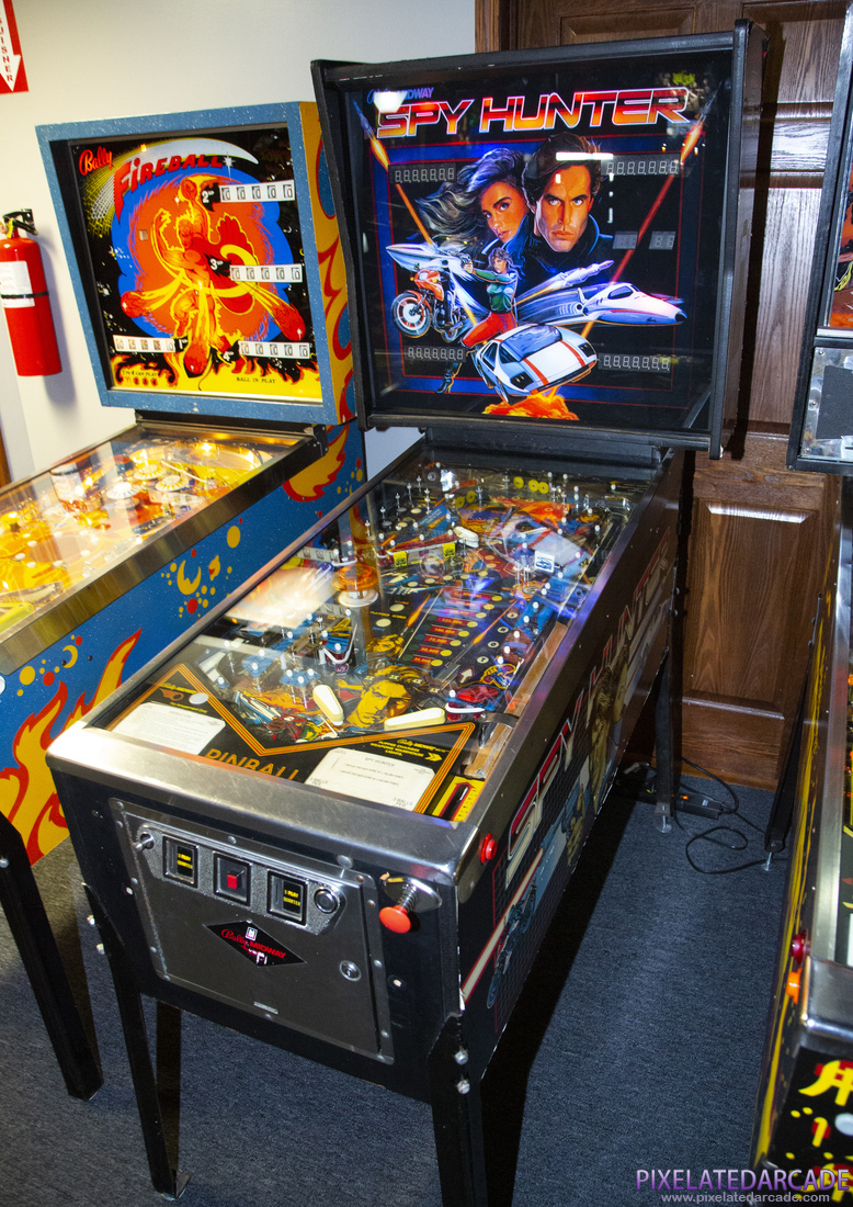Spy Hunter Photo: Spy Hunter pinball cabinet
