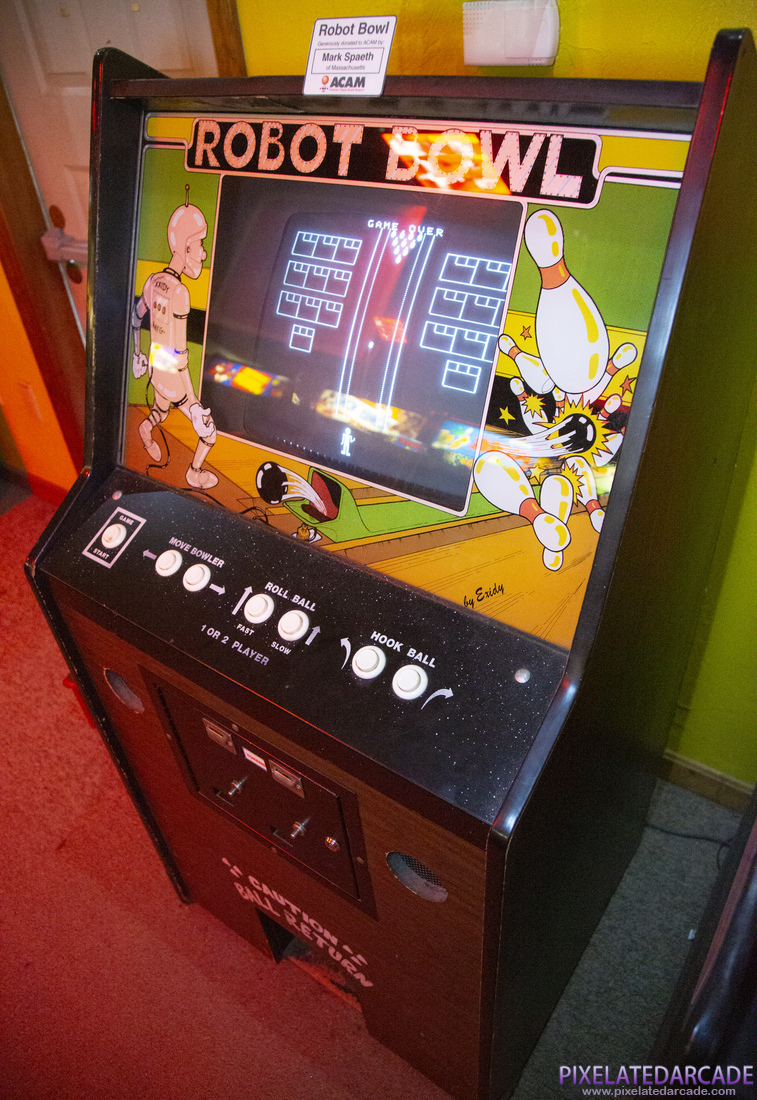 Robot Bowl Photo: Robot Bowl arcade cabinet