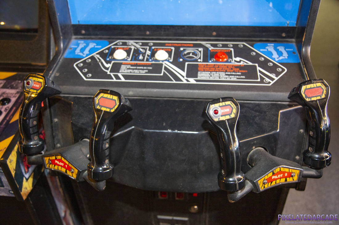Two Tigers Photo: Two Tigers arcade cabinet - Controls