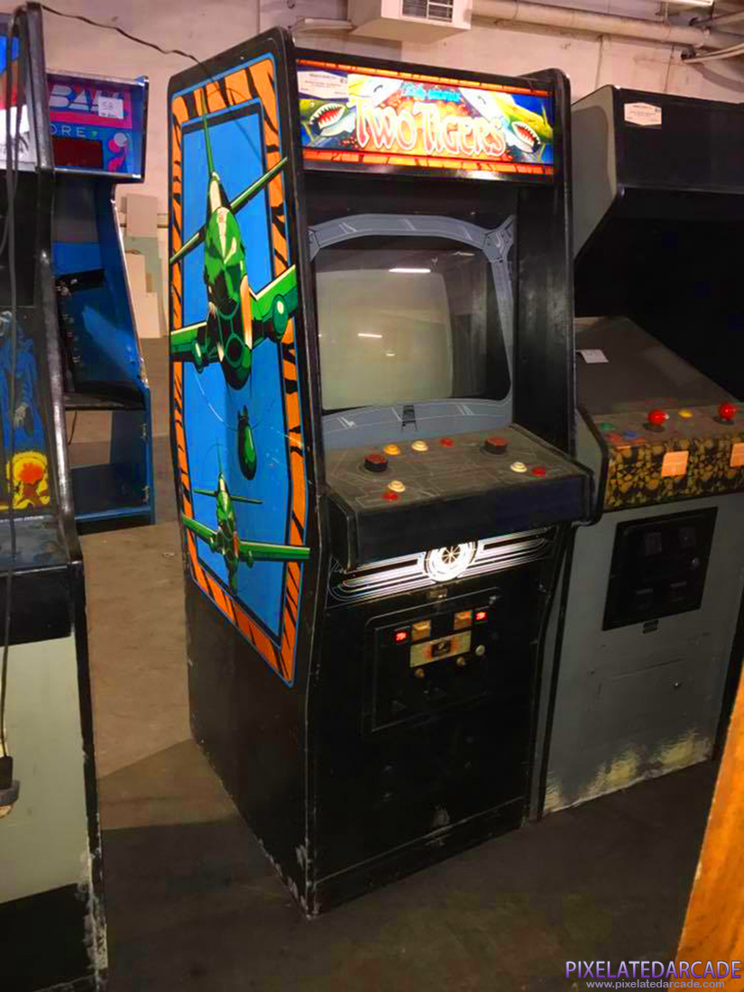 Two Tigers Photo: Two Tigers in Tron cabinet