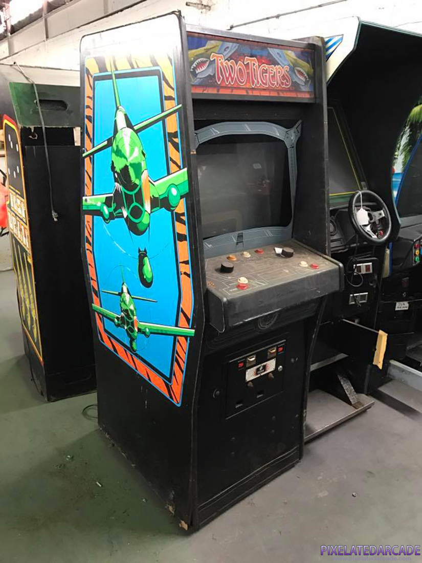 Two Tigers Photo: Two Tigers in Tron cabinet