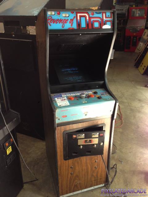 Arkanoid 2: Revenge of DOH Photo: Arkanoid 2: Revenge of DOH arcade cabinet - mini version